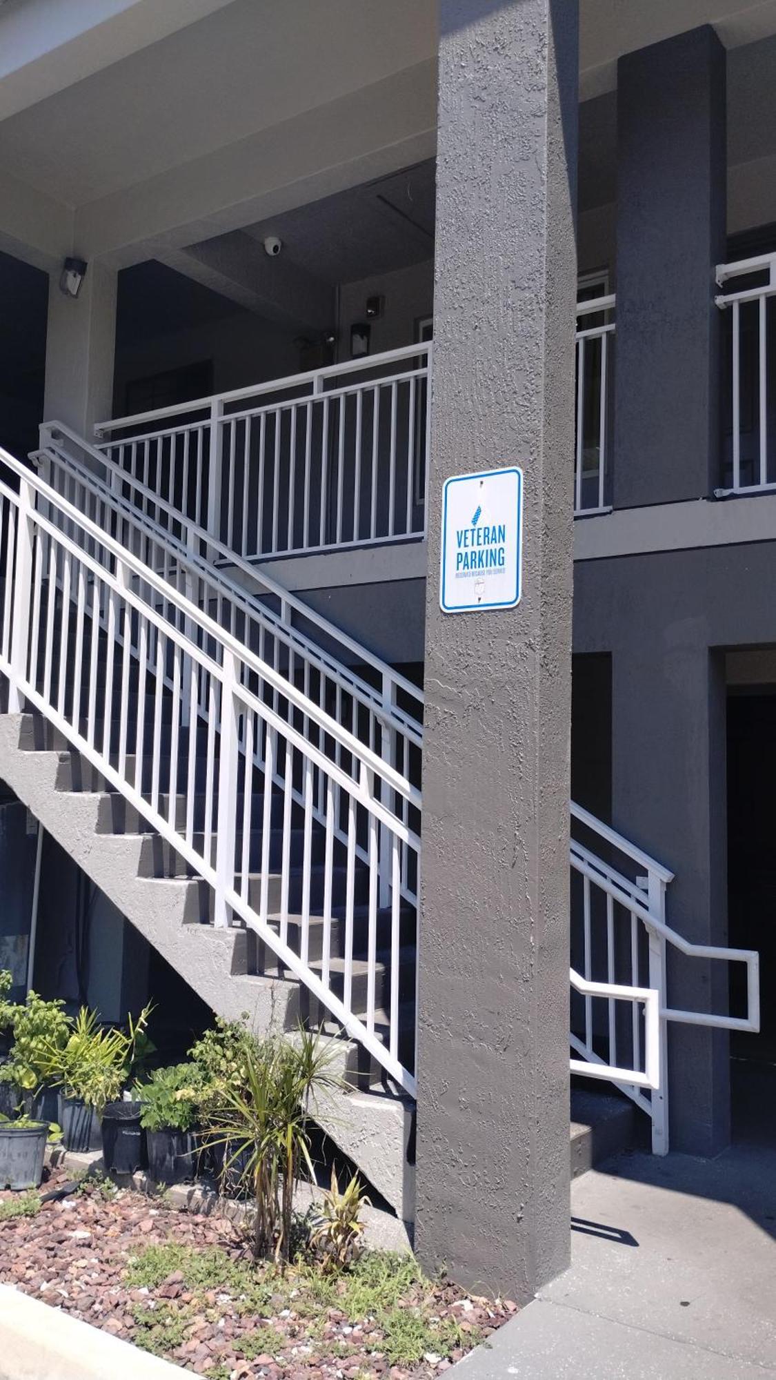 Super 8 Motel By Wyndham Near Fort Lauderdale Arpt Dania Beach Zewnętrze zdjęcie